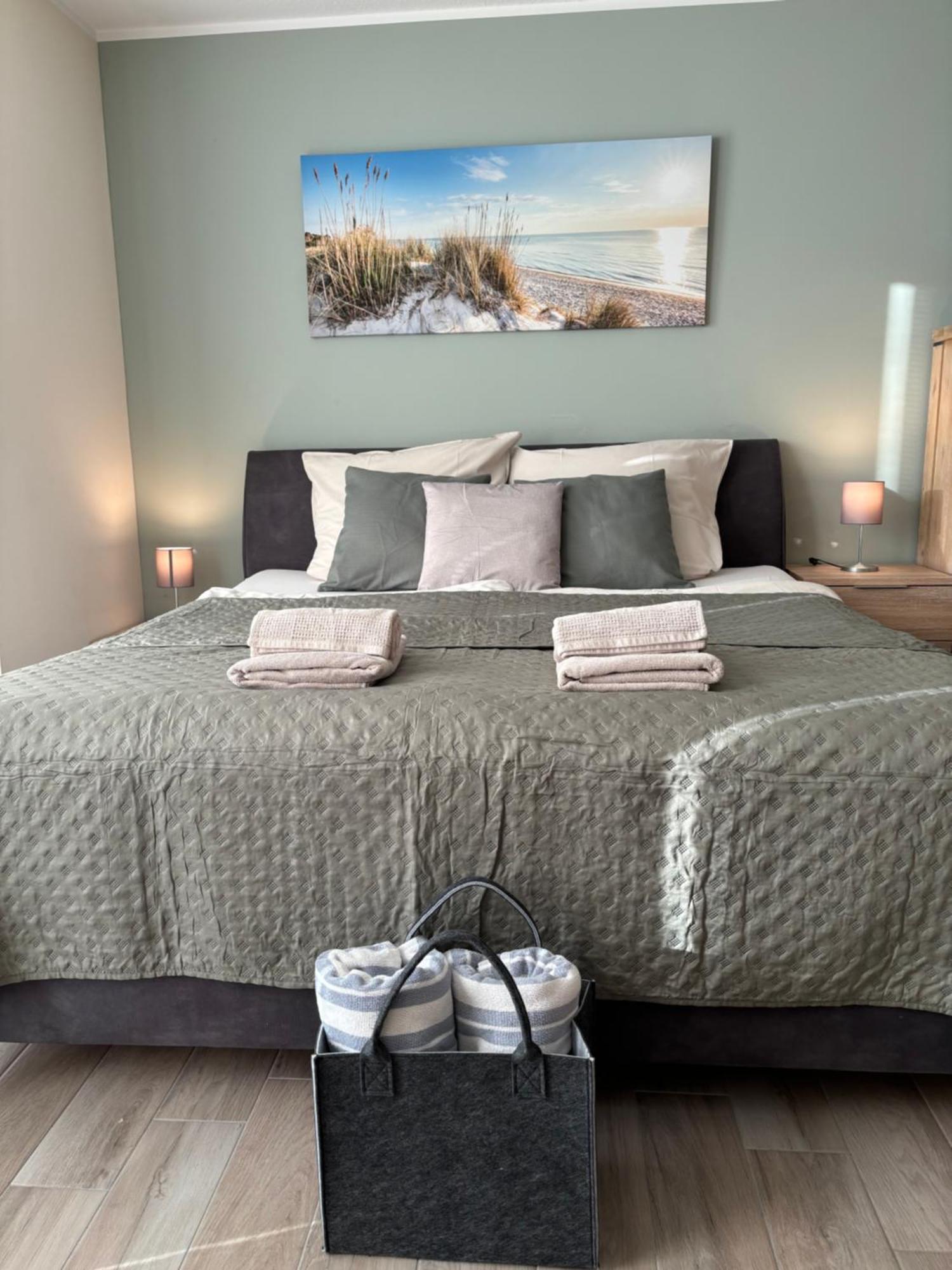 Kleine Auszeit -- Inklusive Parkplatz & Wifi, Geschirrspueler, Waschmaschine & Terrasse Mit Strandkorb -- Perfekt Fuer Urlaub & Business Scharbeutz Luaran gambar